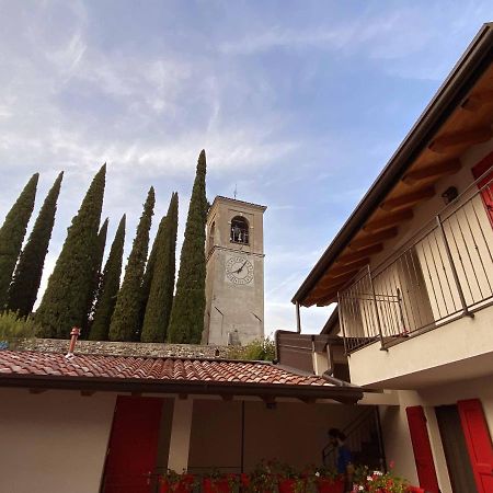 La Volpe Rossa Rooms And Apartments San Felice del Benaco Extérieur photo
