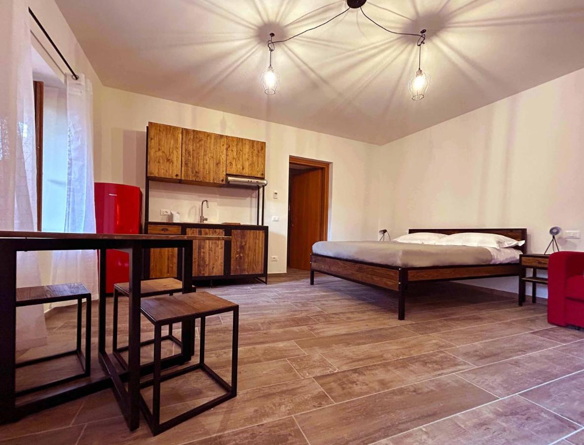La Volpe Rossa Rooms And Apartments San Felice del Benaco Extérieur photo