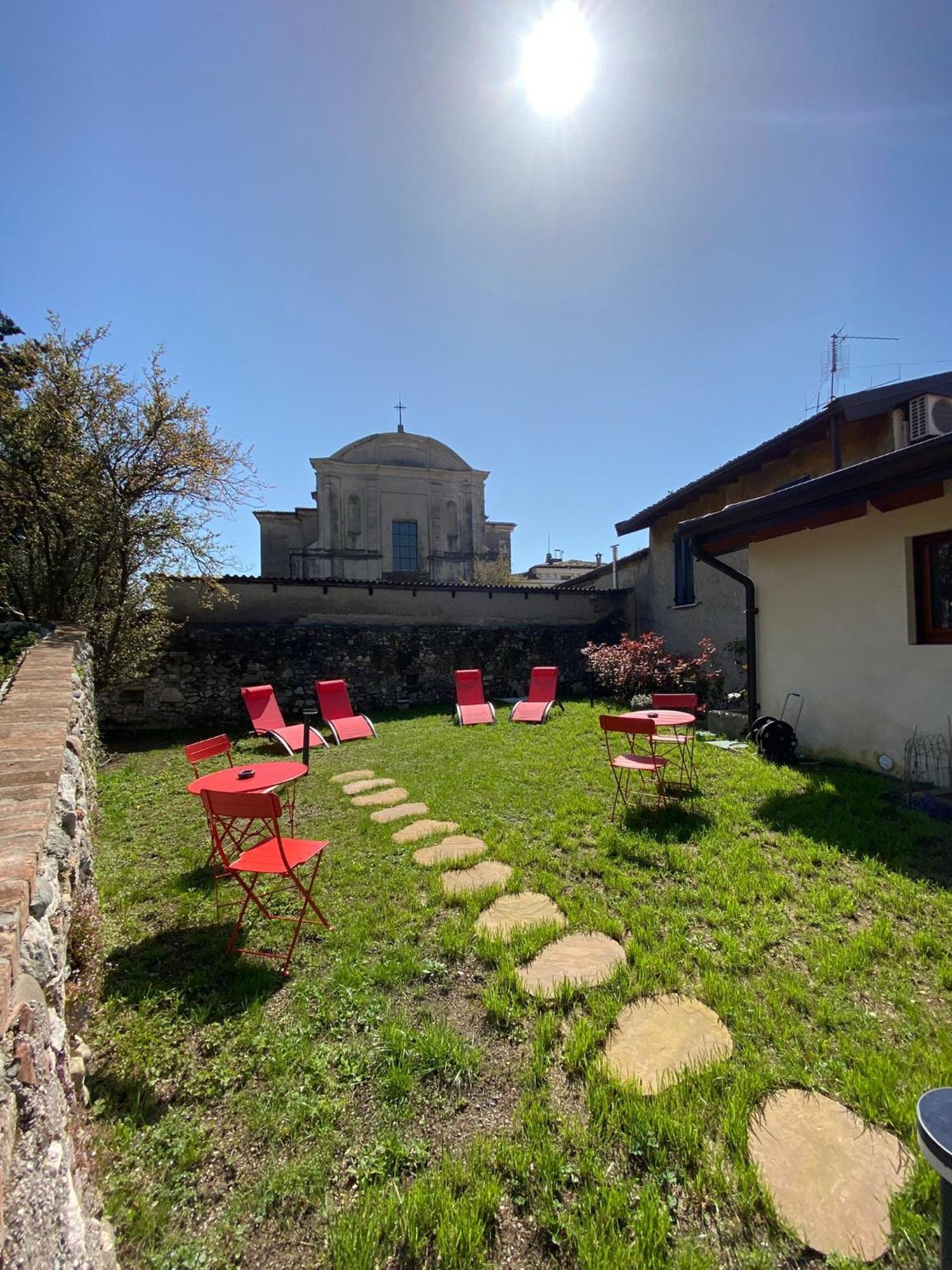 La Volpe Rossa Rooms And Apartments San Felice del Benaco Extérieur photo